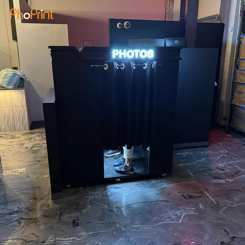 commercial photo booth for shopping centers